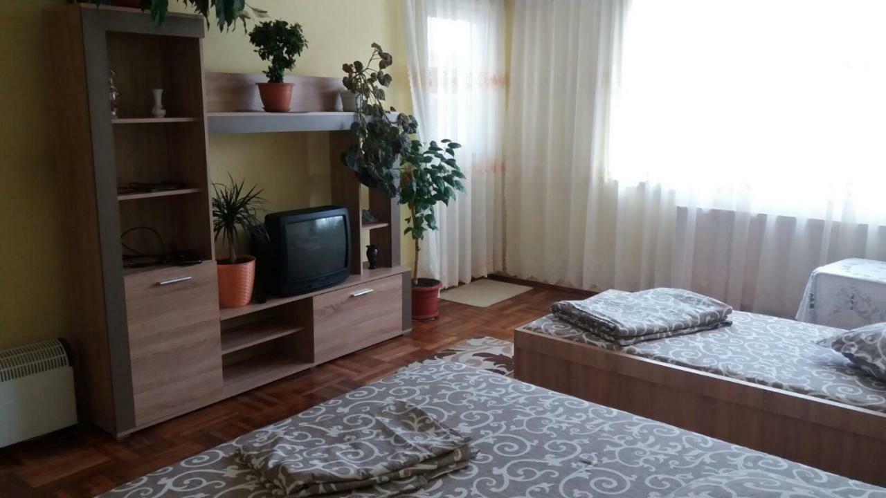Apartament Cu 2 Camere Кэлимэнешти Экстерьер фото